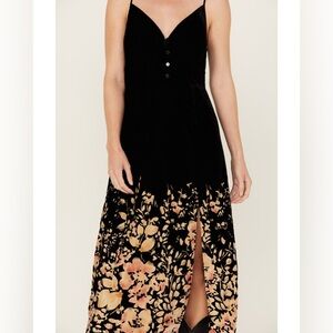 Urban Outfitters Beyond the Radar Women’s Velour Printed Midi Dress